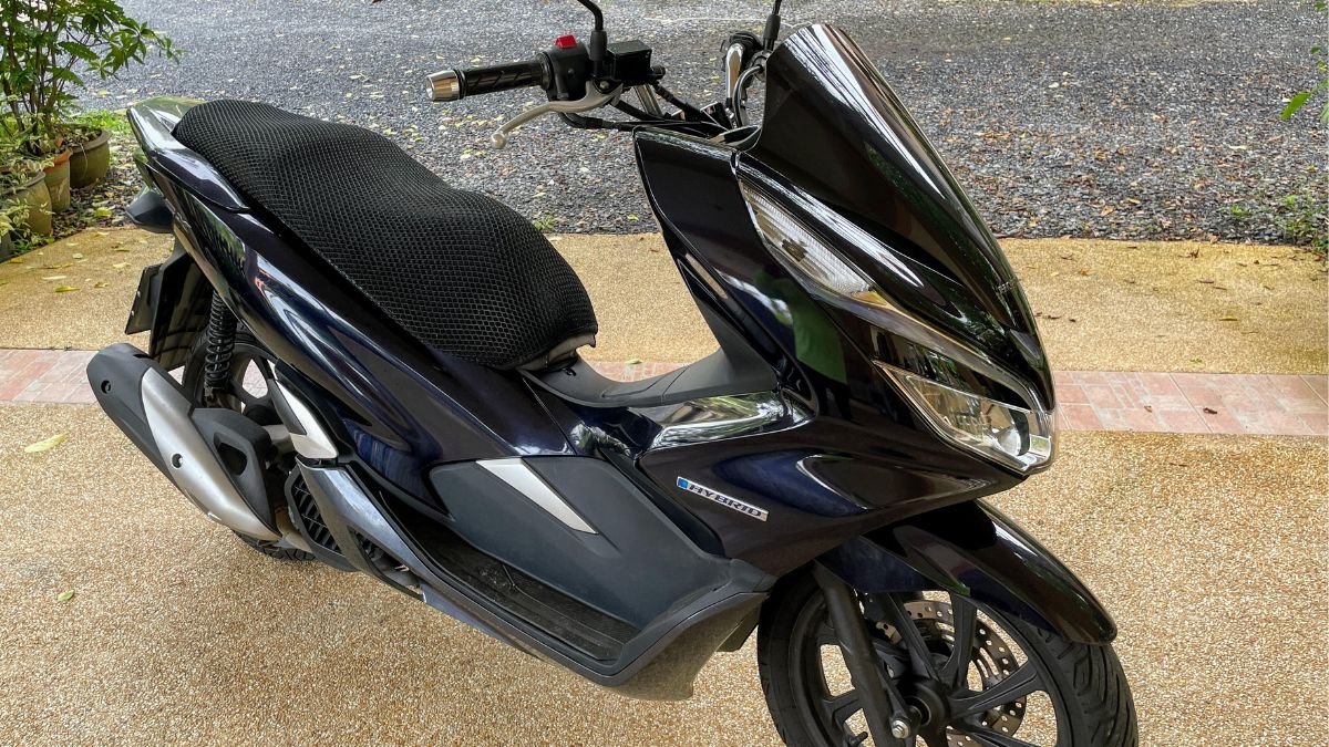Suzuki Burgman Hybrid Launched