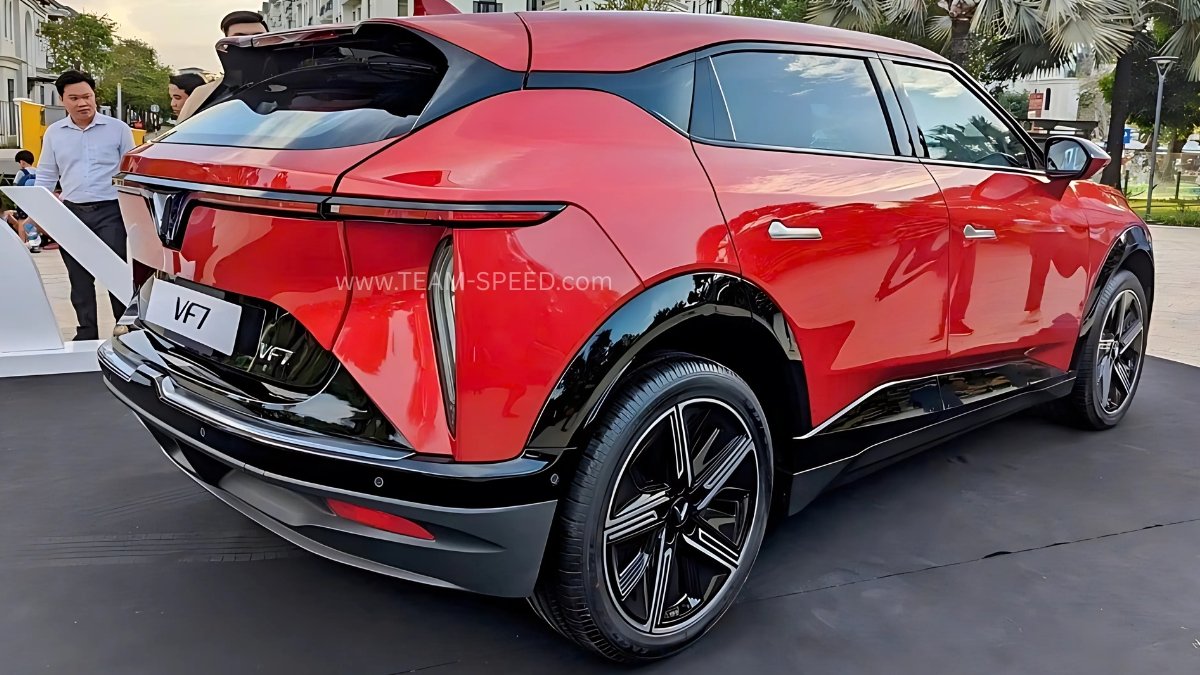 Vinfast VF7 SUV Launched
